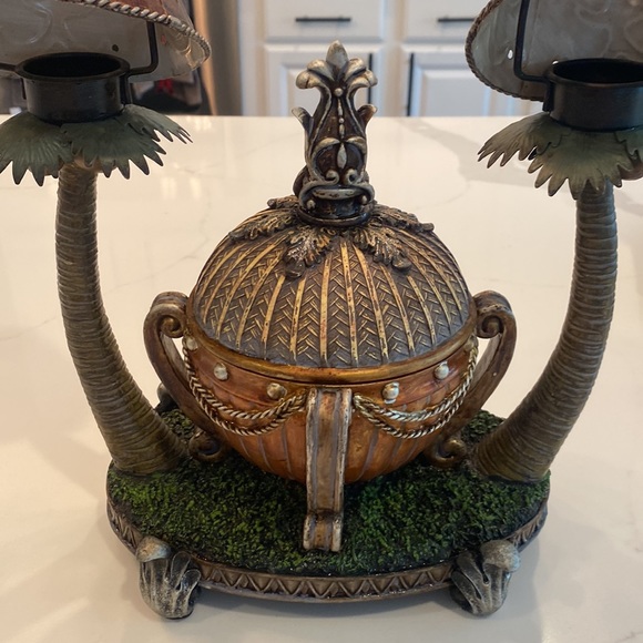 Tea light candle holder with storage - Picture 2 of 3